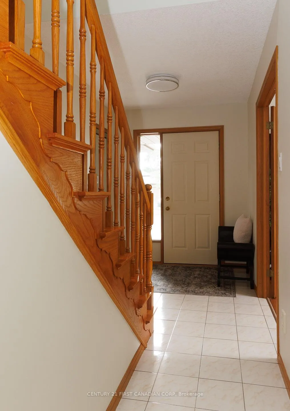 Photo 10 of 255 Deveron Crescent, London, South T — HOMEH