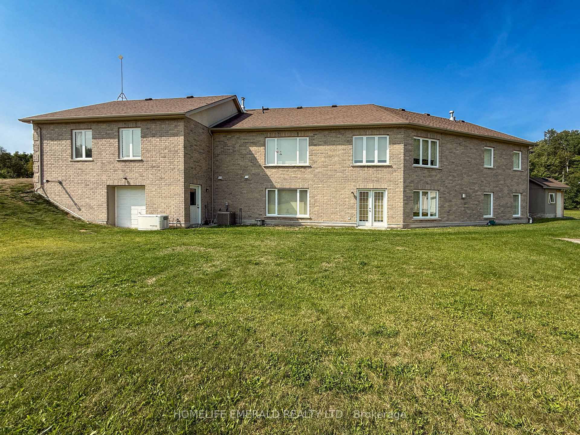Photo 6 of 3175 3/4 Concession, Clearview, Rural Clearview — HOMEH