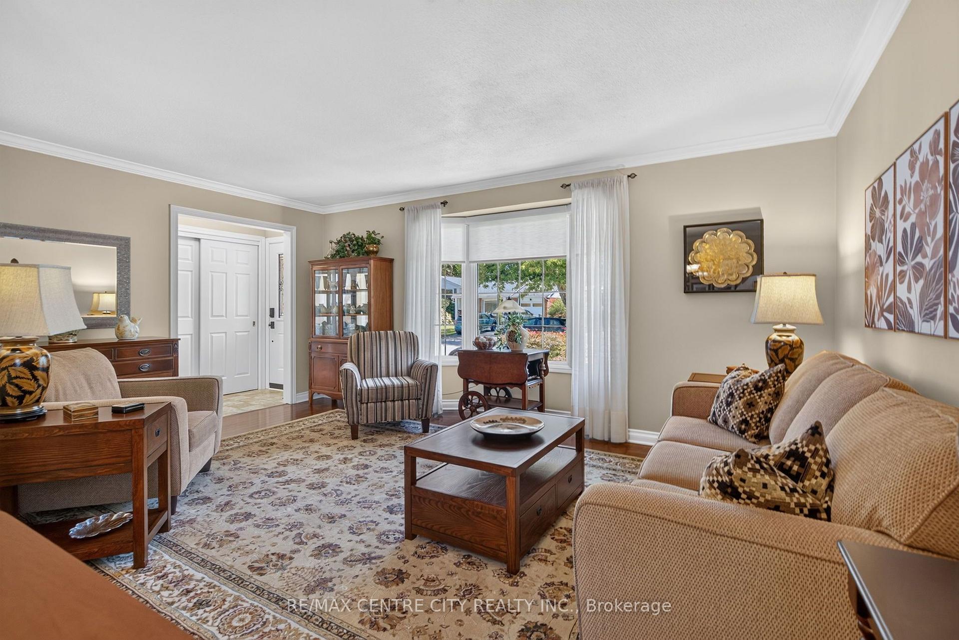 Photo 3 of 37 Luton Crescent, St. Thomas — HOMEH