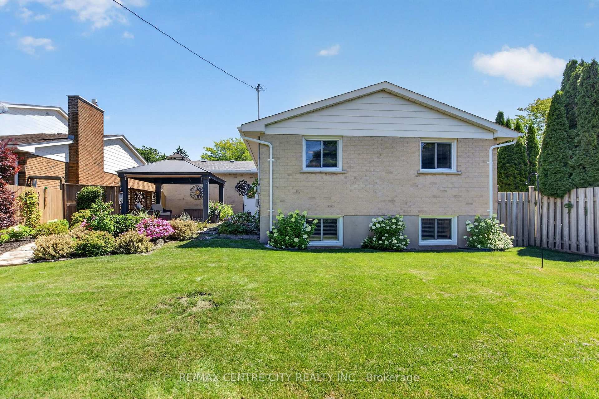 Photo 39 of 37 Luton Crescent, St. Thomas — HOMEH