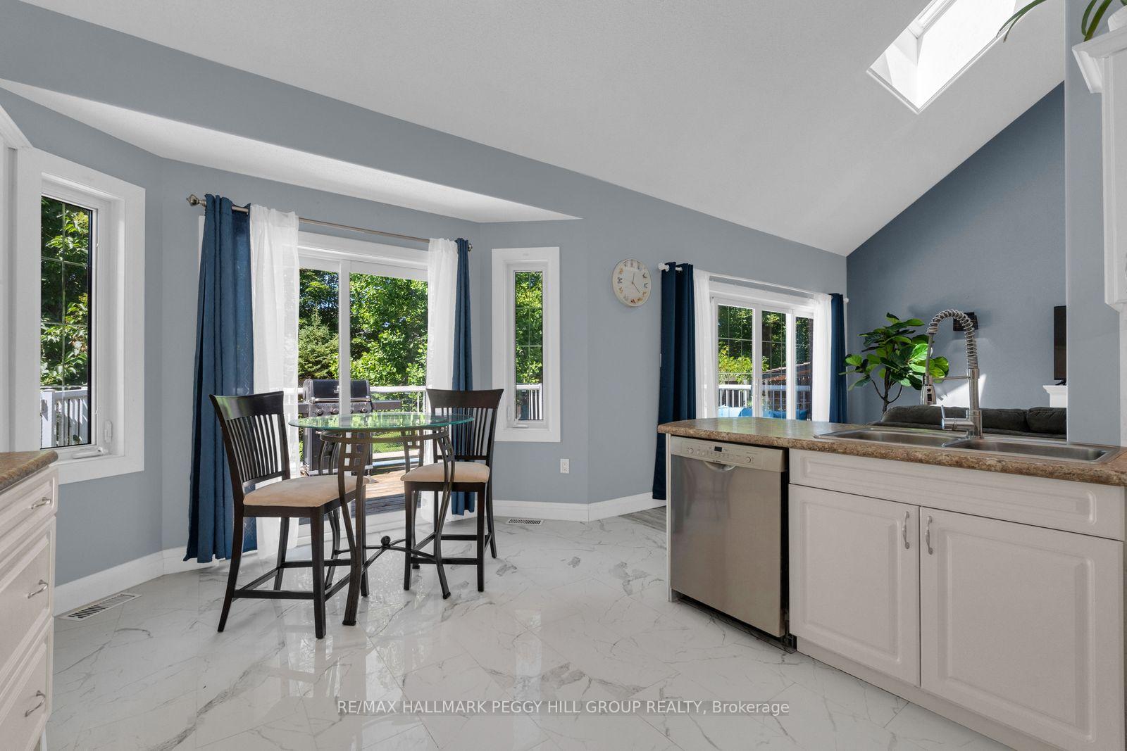 Photo 4 of 155 Forest Glen Drive, Gravenhurst, Muskoka (S) — HOMEH