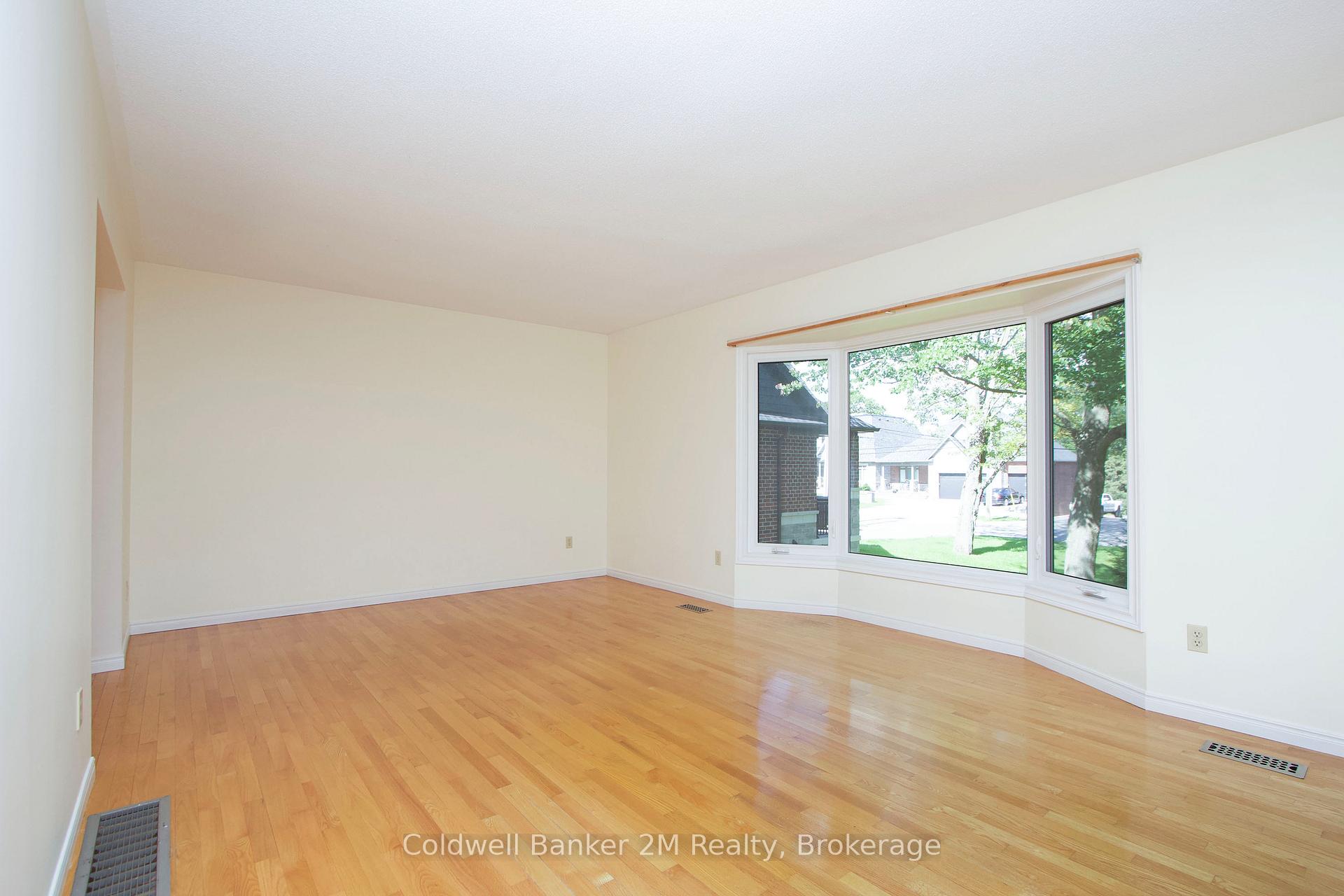 Photo 8 of 3324 Tooley Road, Clarington, Courtice — HOMEH