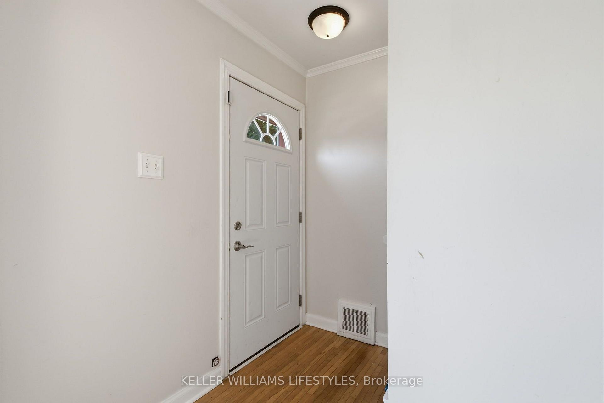 Photo 3 of 60 Churchill Crescent, St. Thomas — HOMEH