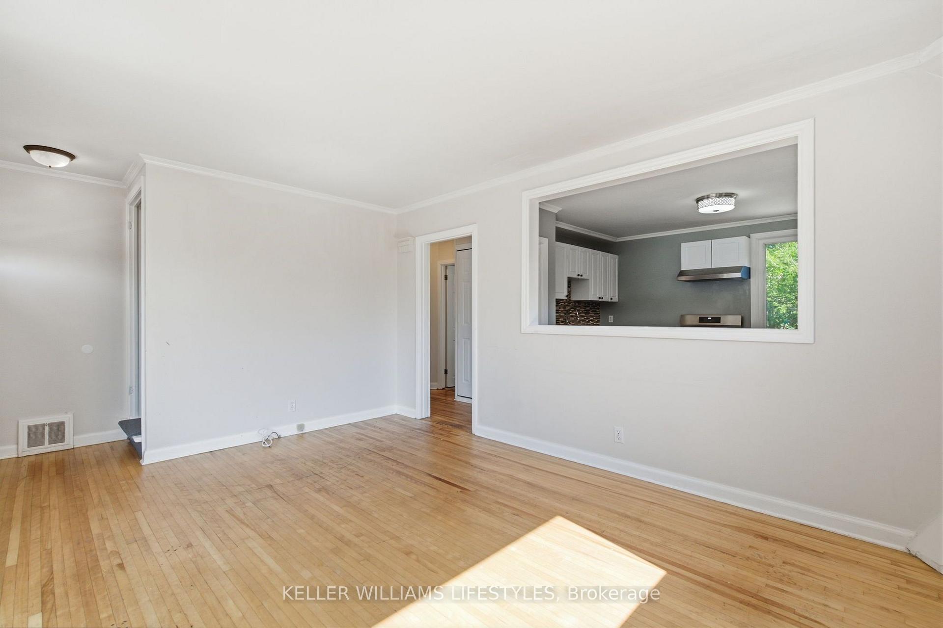 Photo 8 of 60 Churchill Crescent, St. Thomas — HOMEH