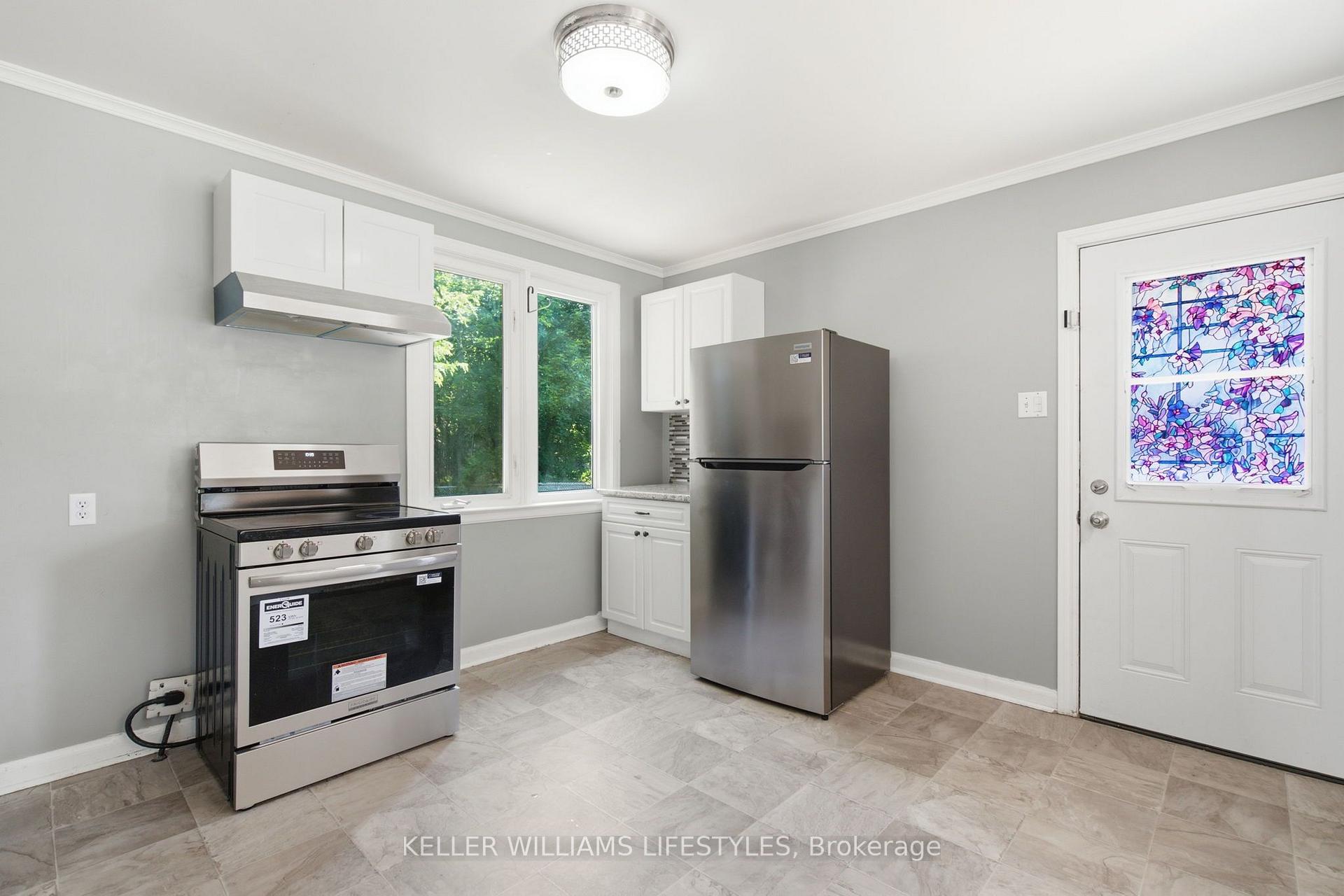 Photo 9 of 60 Churchill Crescent, St. Thomas — HOMEH