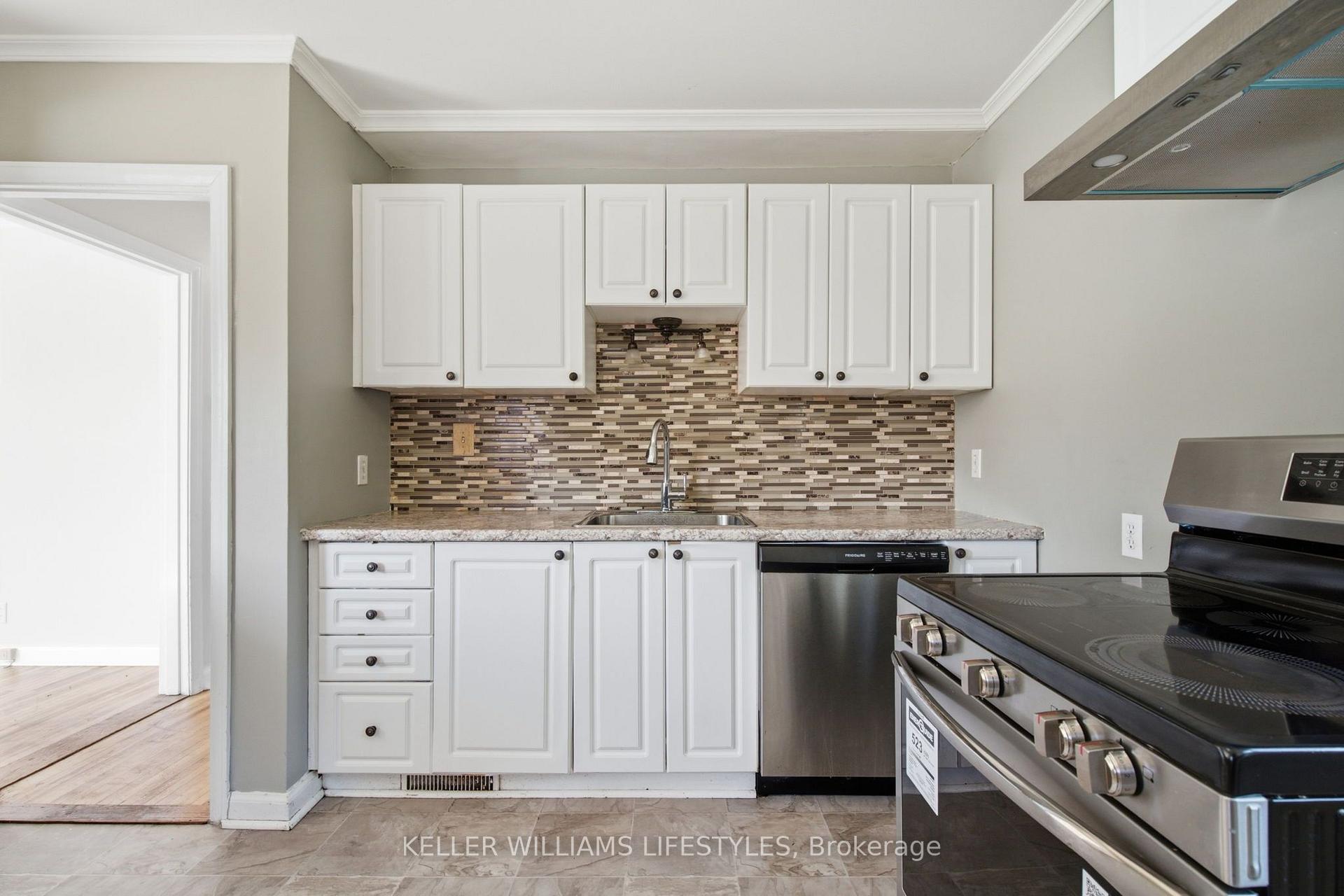 Photo 11 of 60 Churchill Crescent, St. Thomas — HOMEH