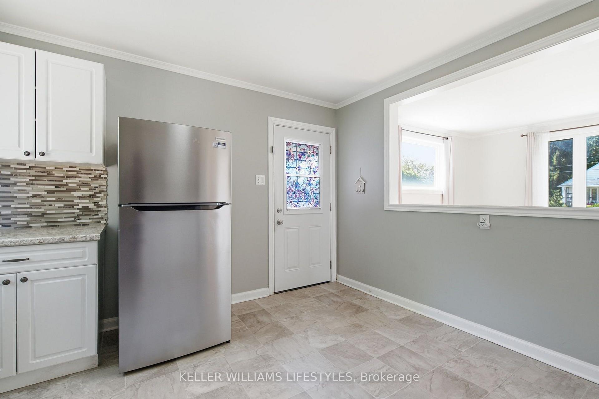 Photo 13 of 60 Churchill Crescent, St. Thomas — HOMEH
