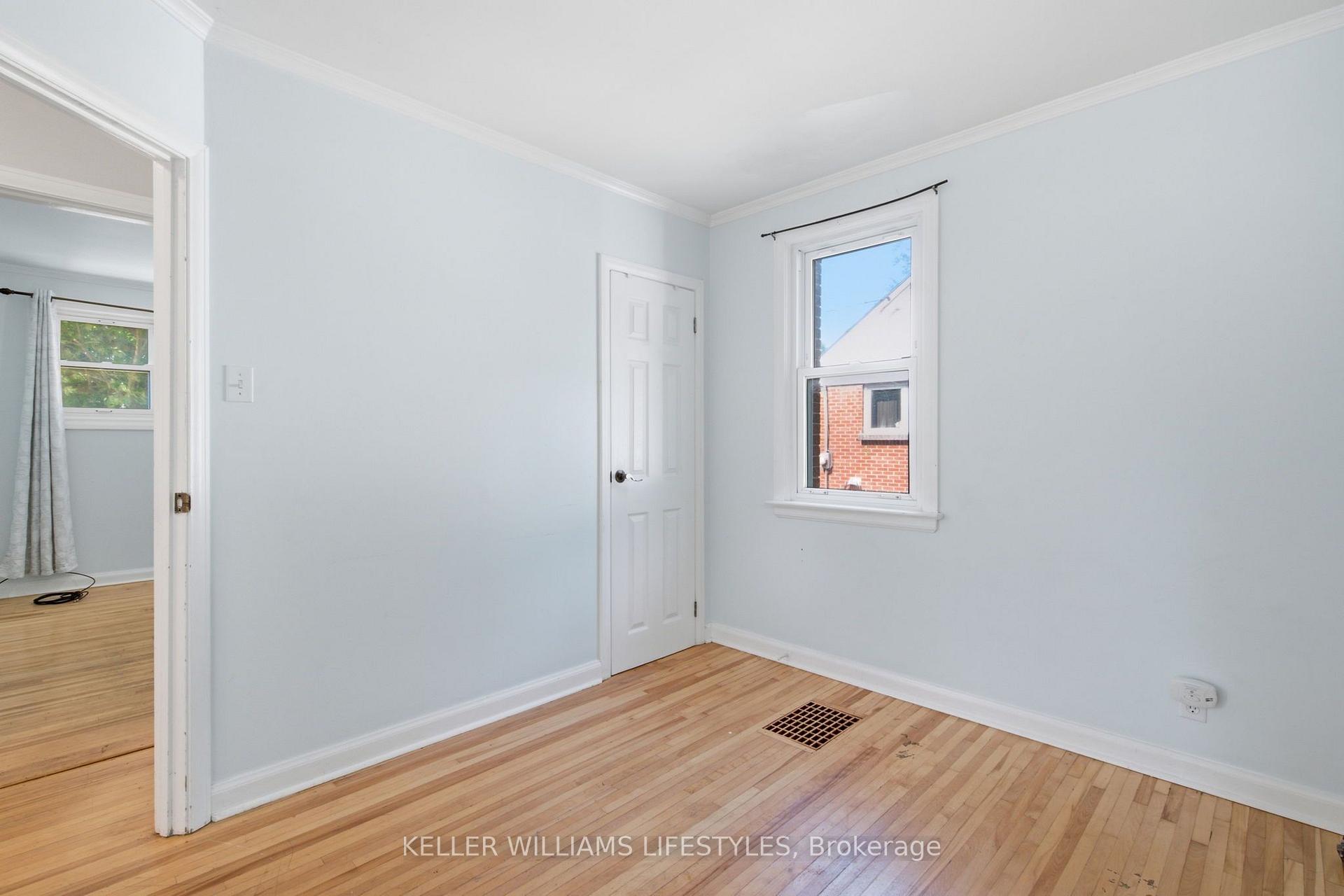 Photo 17 of 60 Churchill Crescent, St. Thomas — HOMEH