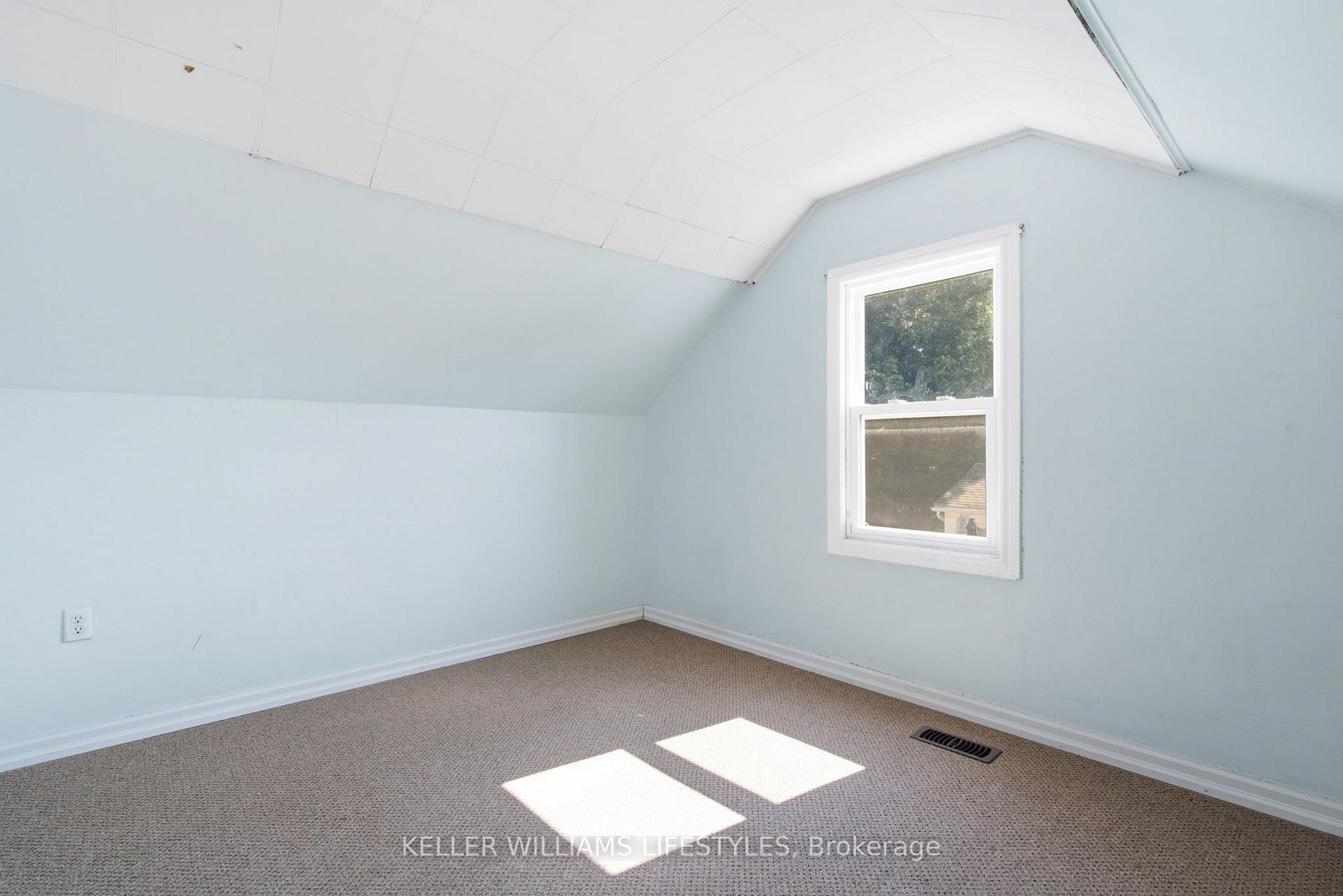 Photo 22 of 60 Churchill Crescent, St. Thomas — HOMEH