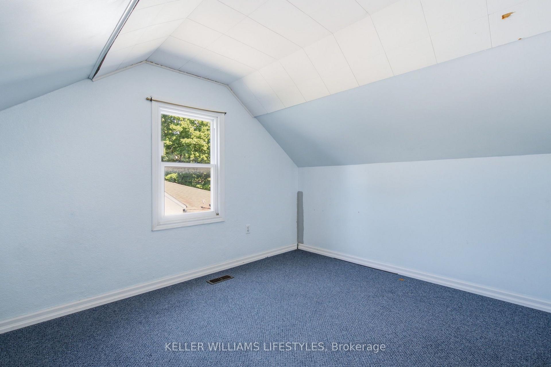 Photo 24 of 60 Churchill Crescent, St. Thomas — HOMEH