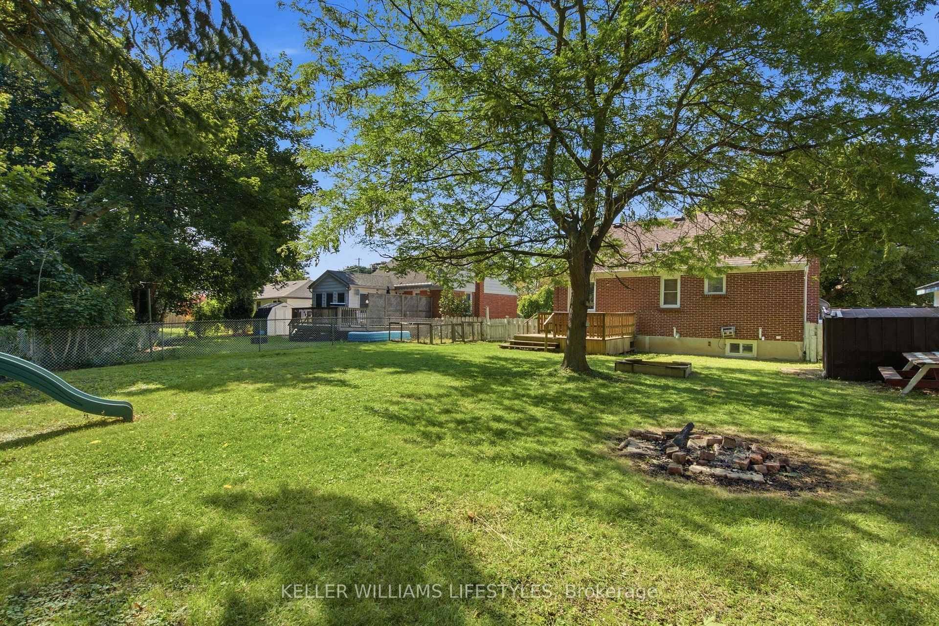 Photo 33 of 60 Churchill Crescent, St. Thomas — HOMEH