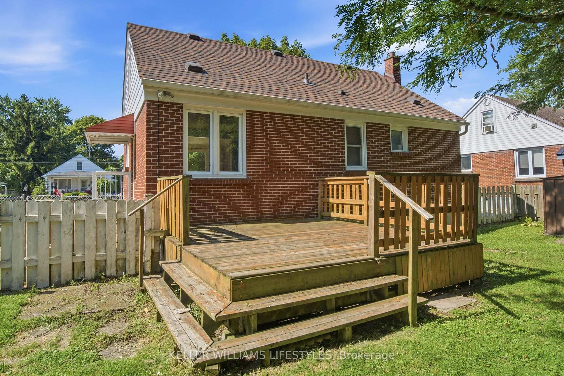 Photo 34 of 60 Churchill Crescent, St. Thomas — HOMEH