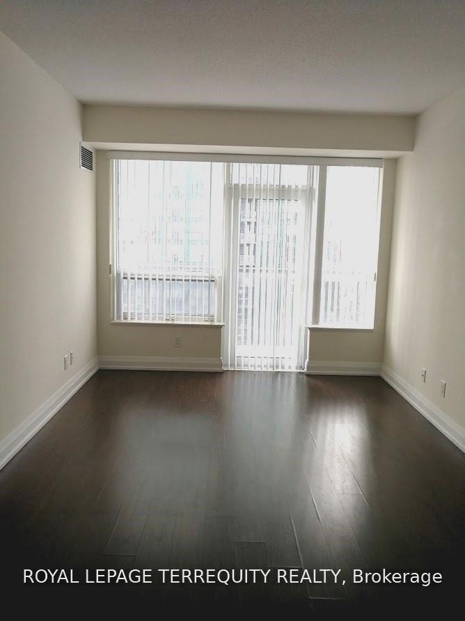 Photo 5 of Unit 1307, 2 Anndale Drive, North York, Willowdale East — HOMEH