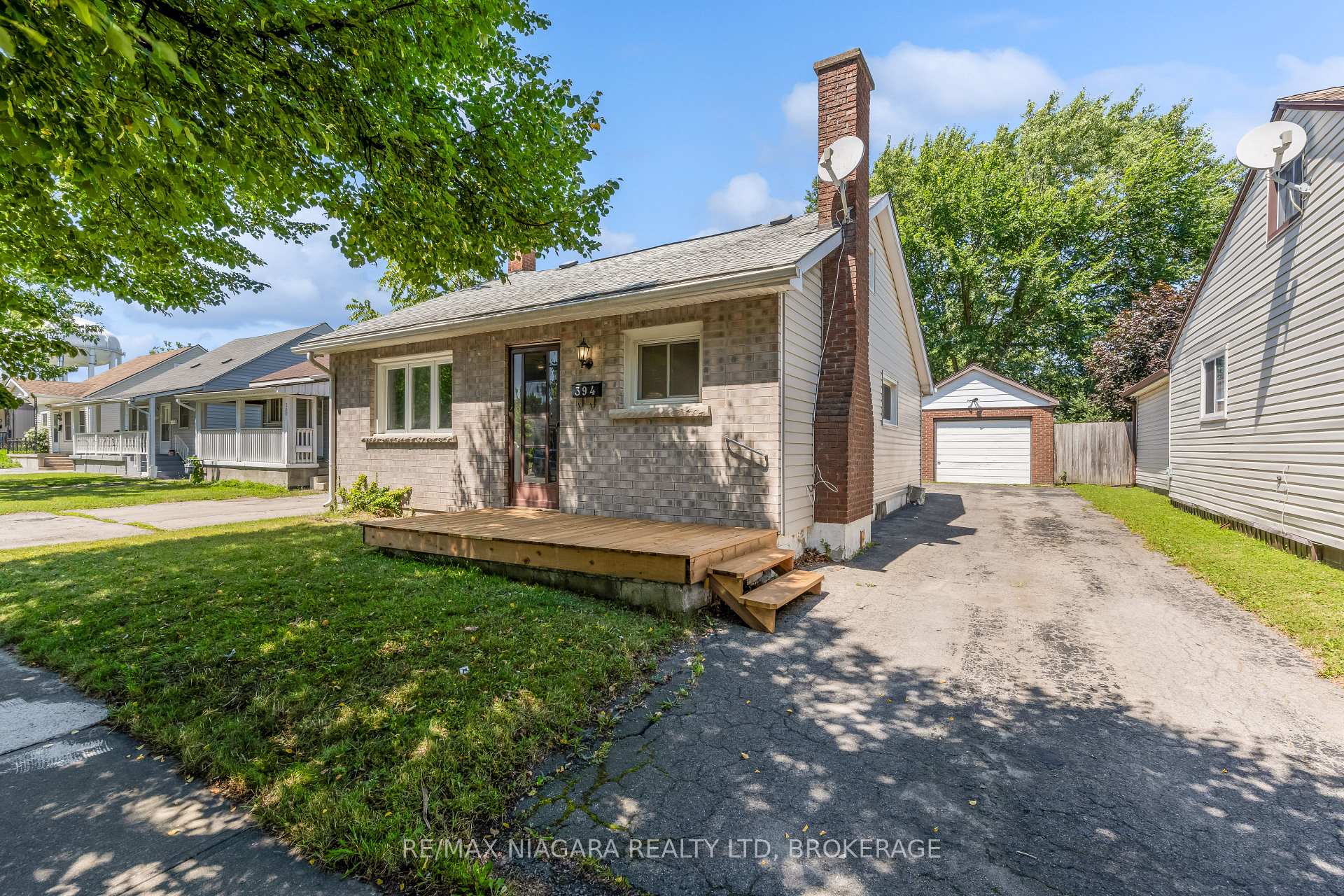 Photo of 394 Simpson Avenue