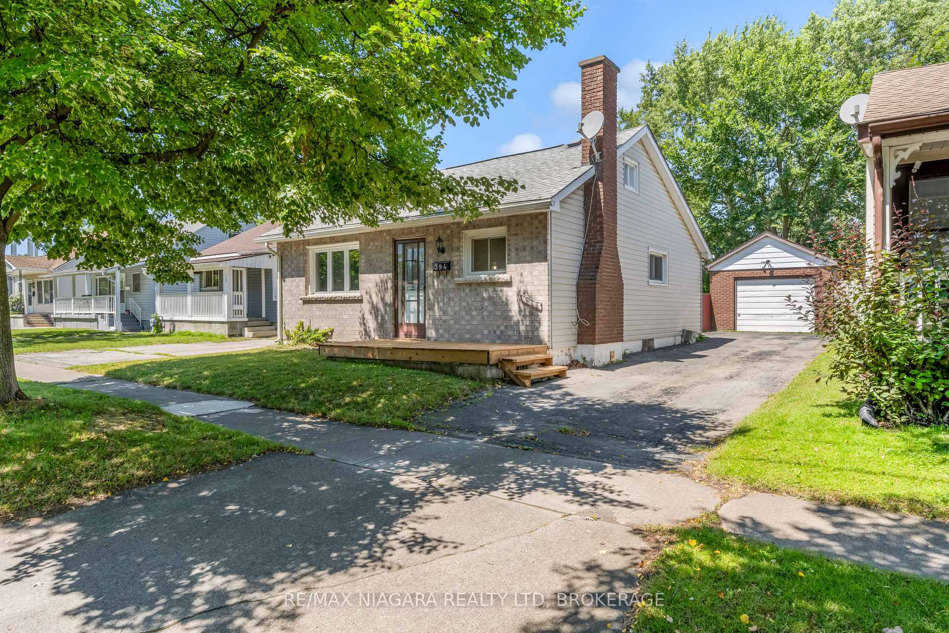 Photo 2 of 394 Simpson Avenue, Welland, Lincoln/Crowland — HOMEH