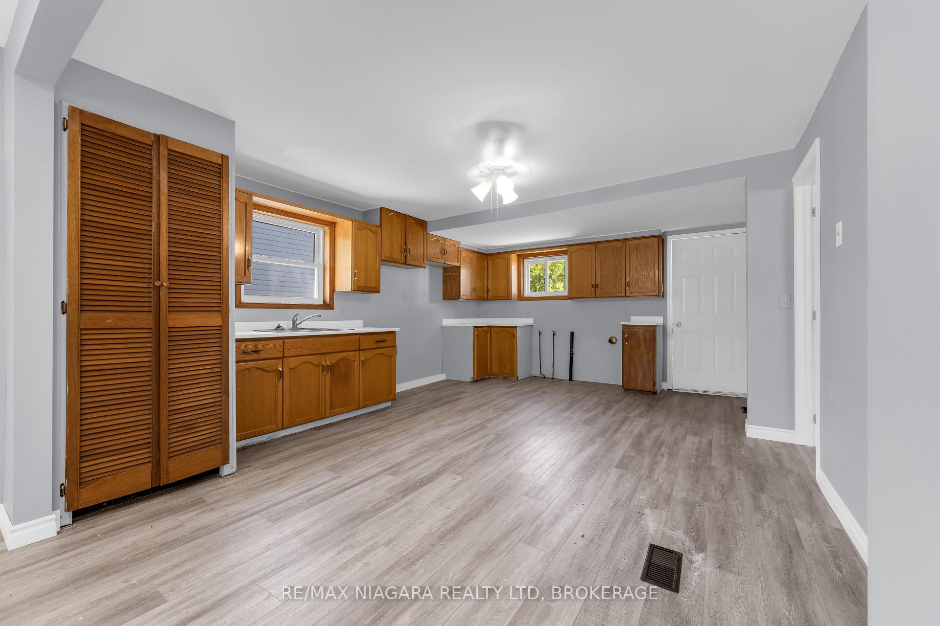 Photo 8 of 394 Simpson Avenue, Welland, Lincoln/Crowland — HOMEH