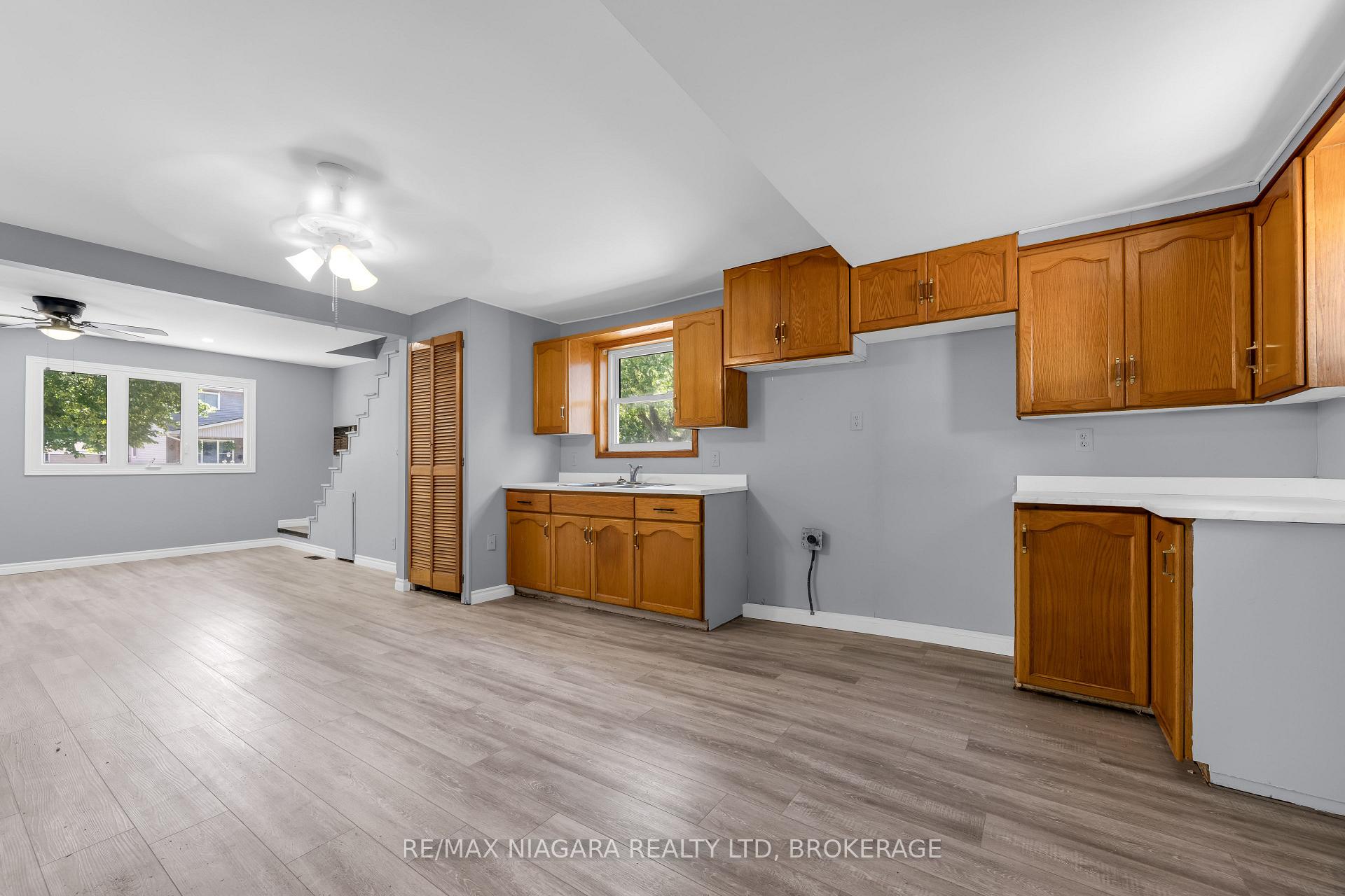 Photo 9 of 394 Simpson Avenue, Welland, Lincoln/Crowland — HOMEH