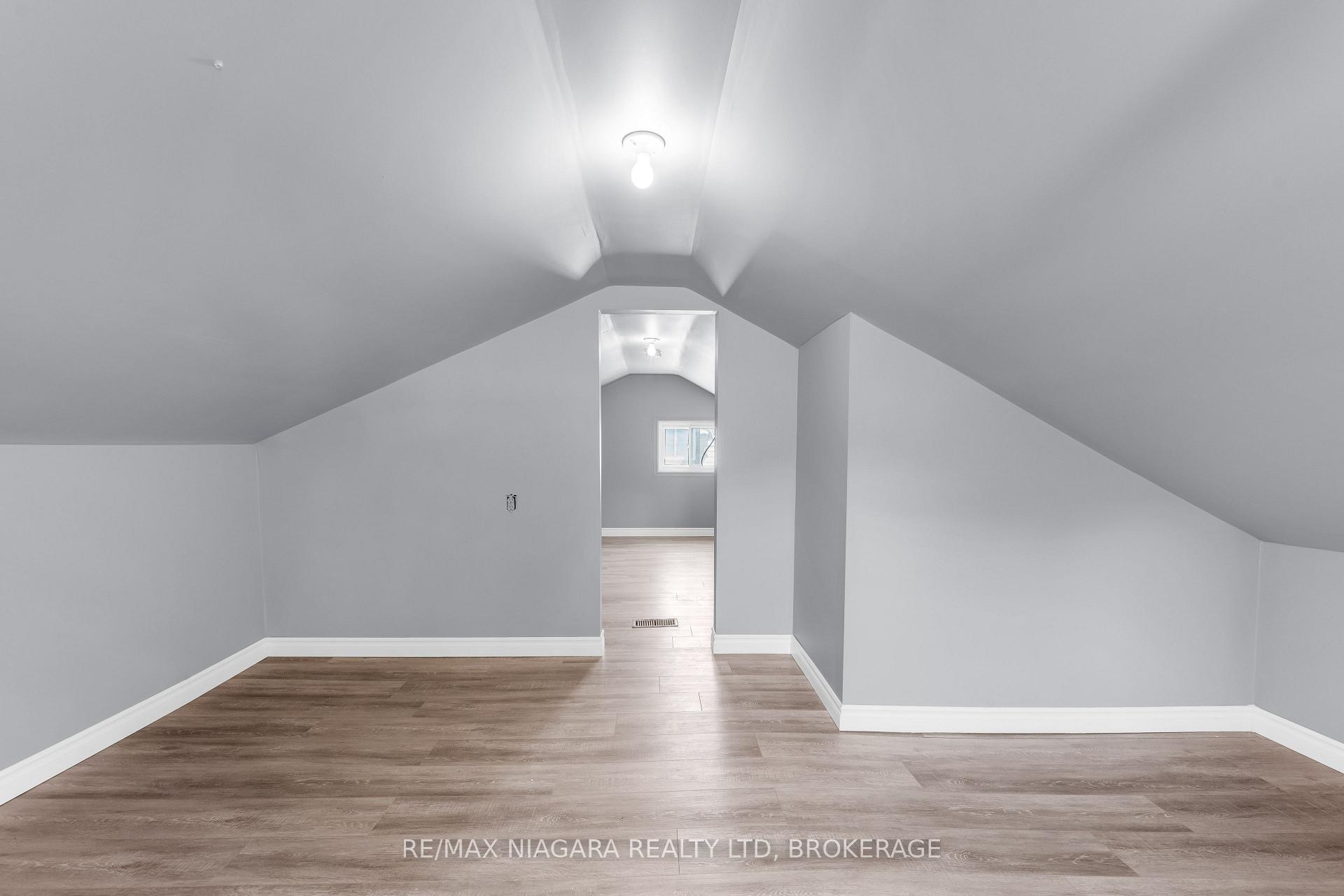 Photo 14 of 394 Simpson Avenue, Welland, Lincoln/Crowland — HOMEH