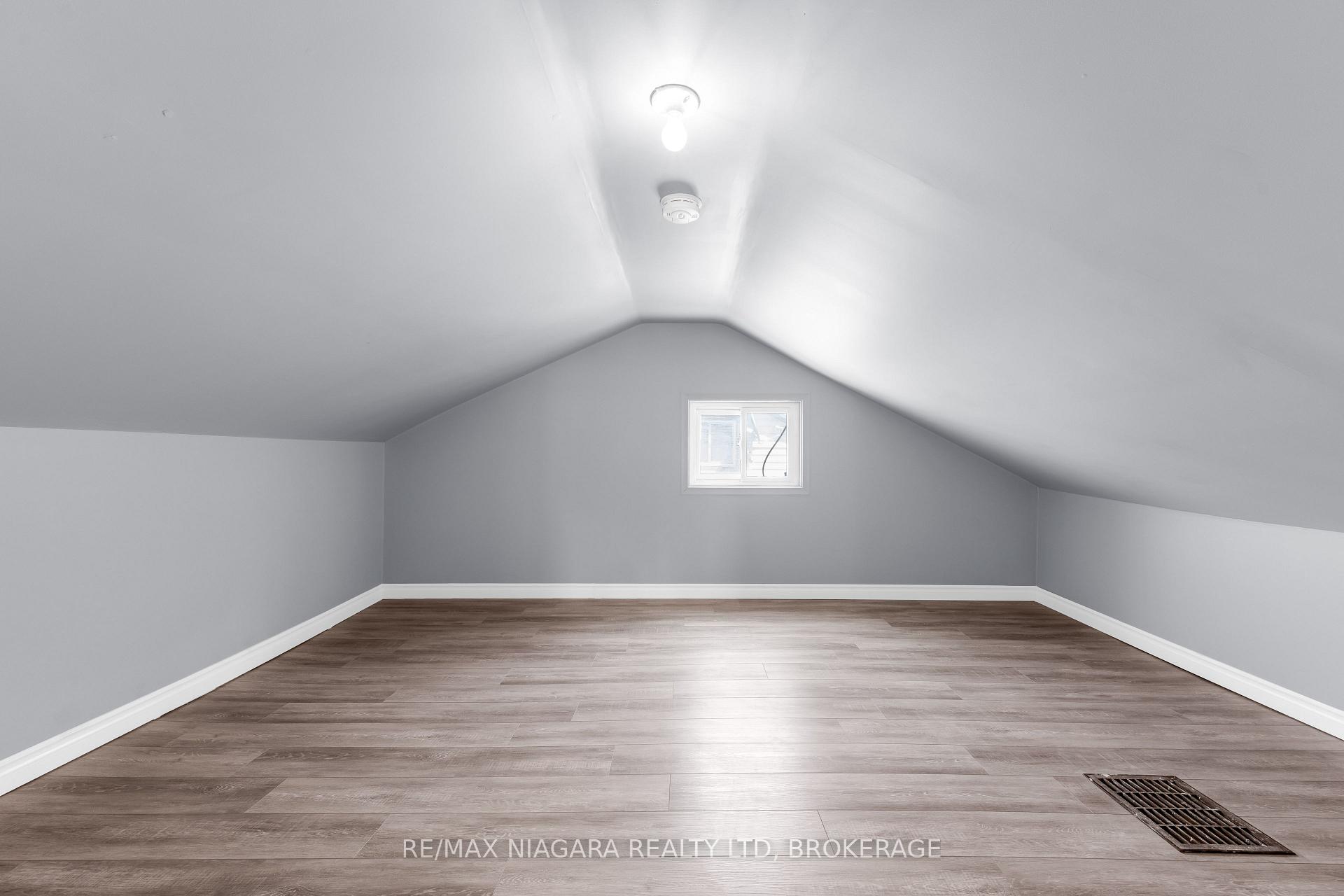 Photo 16 of 394 Simpson Avenue, Welland, Lincoln/Crowland — HOMEH