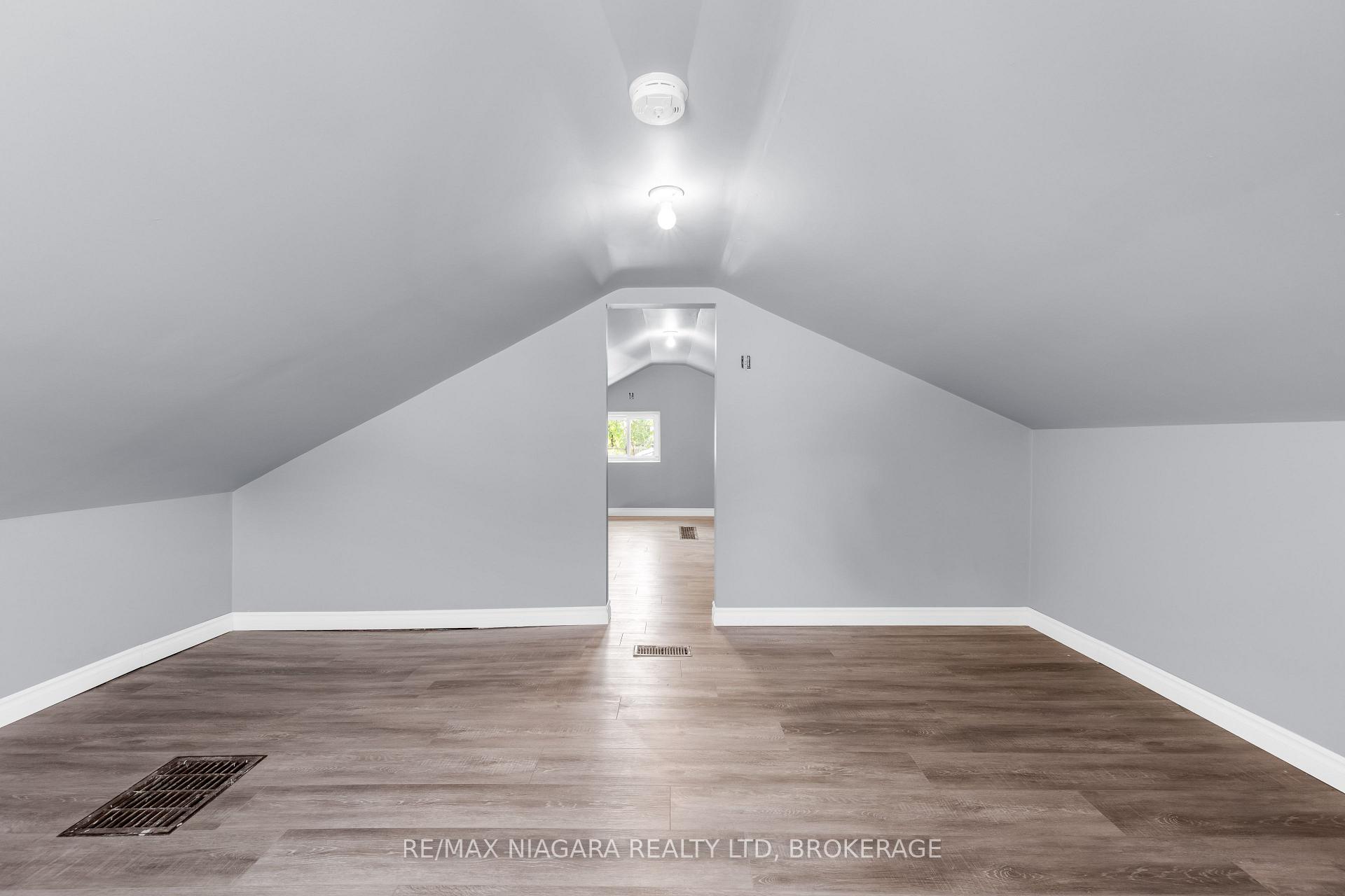 Photo 17 of 394 Simpson Avenue, Welland, Lincoln/Crowland — HOMEH