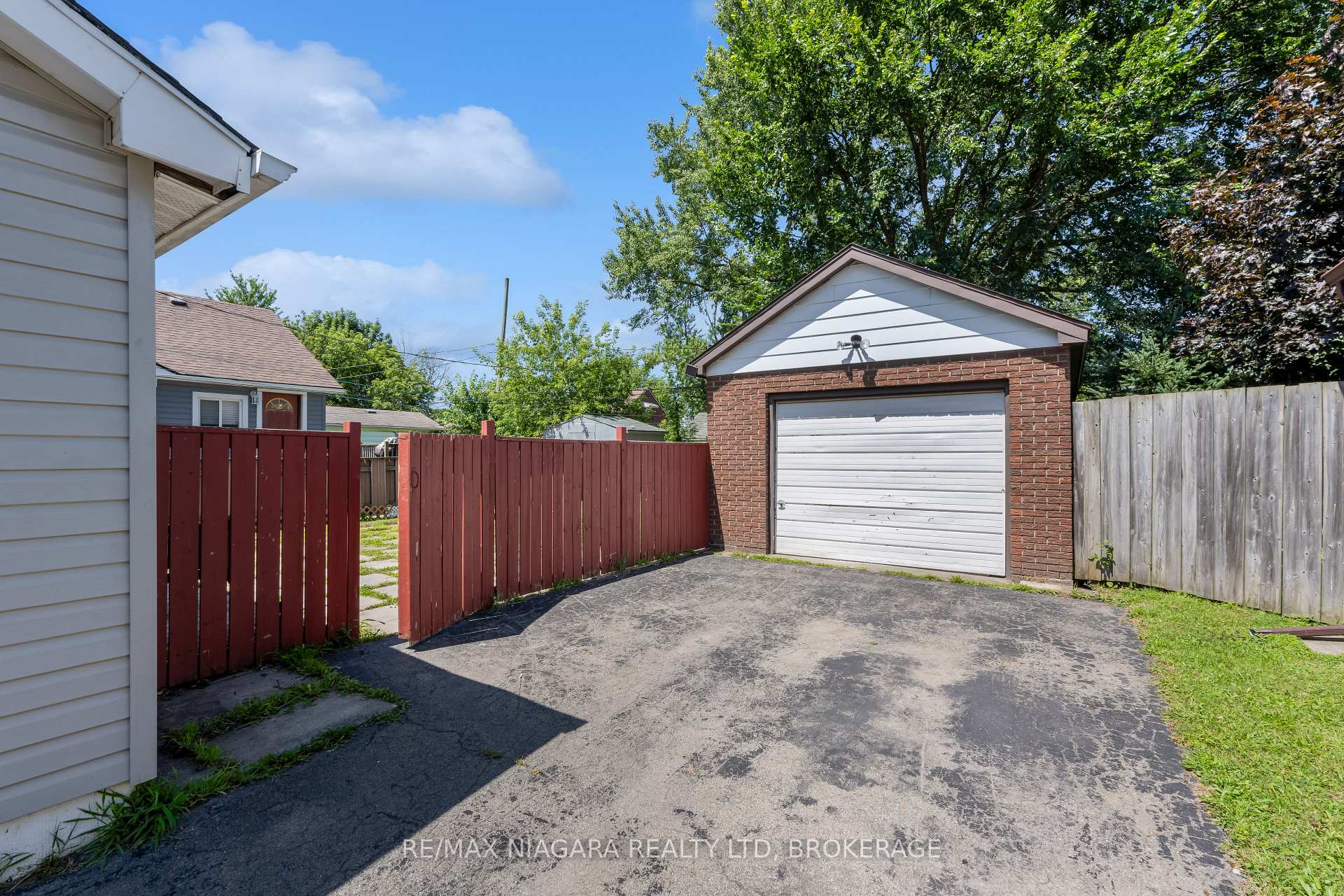 Photo 18 of 394 Simpson Avenue, Welland, Lincoln/Crowland — HOMEH