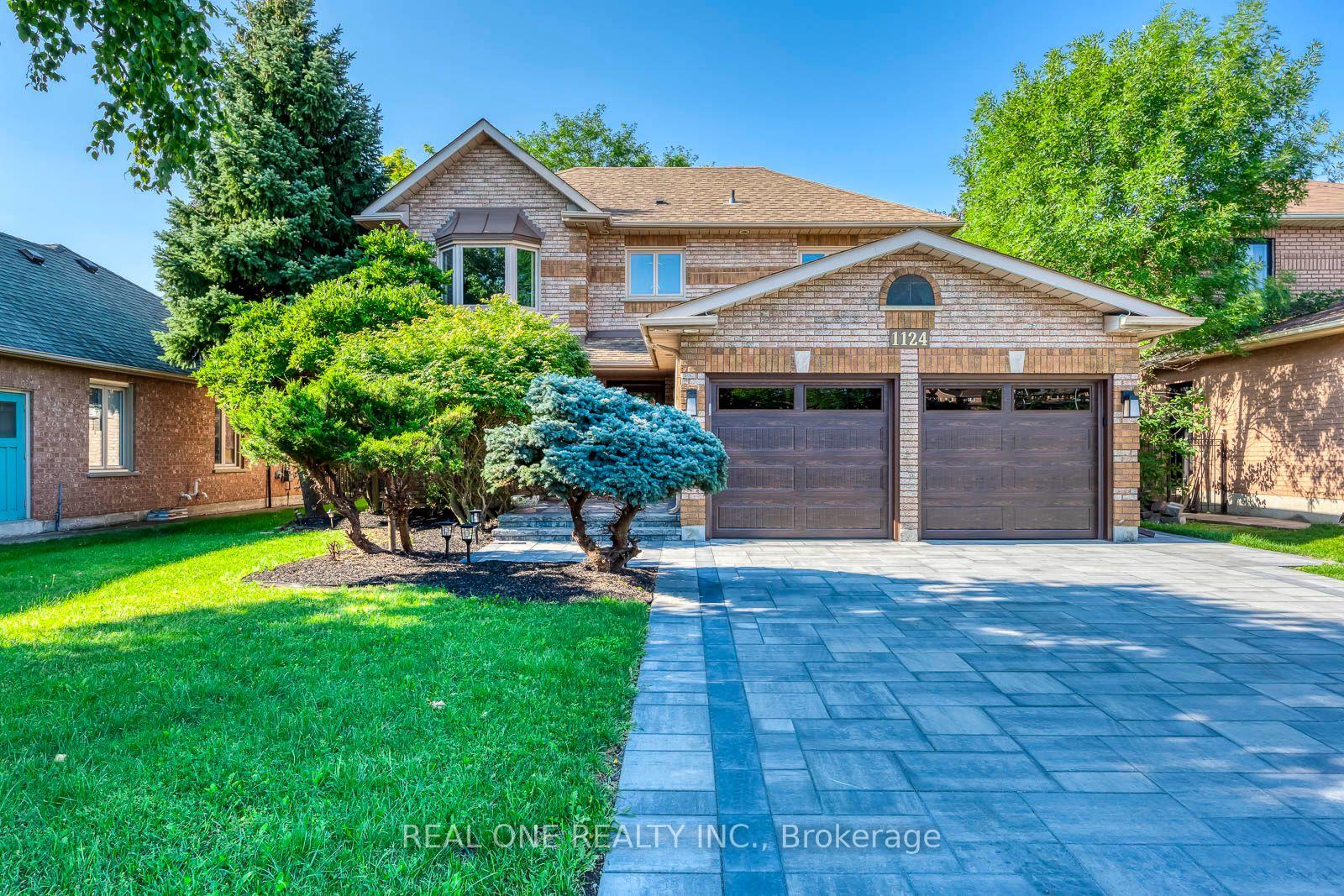 Photo 3 of 1124 Thoresby Drive, Oakville, Clearview — HOMEH