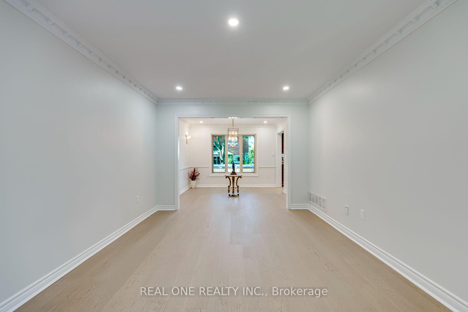 Photo 9 of 1124 Thoresby Drive, Oakville, Clearview — HOMEH