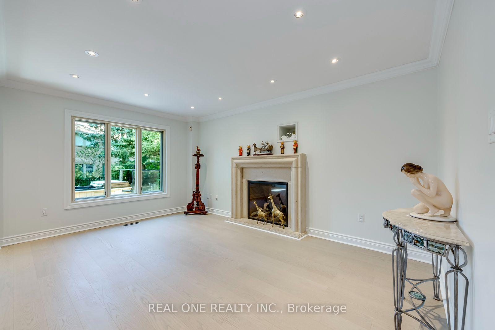 Photo 12 of 1124 Thoresby Drive, Oakville, Clearview — HOMEH