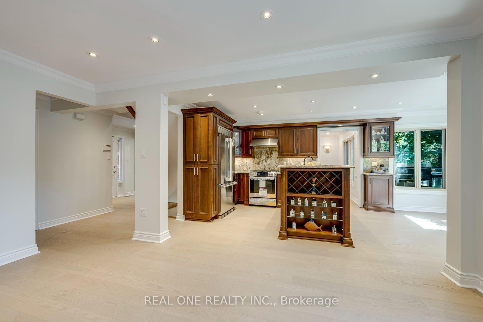 Photo 14 of 1124 Thoresby Drive, Oakville, Clearview — HOMEH