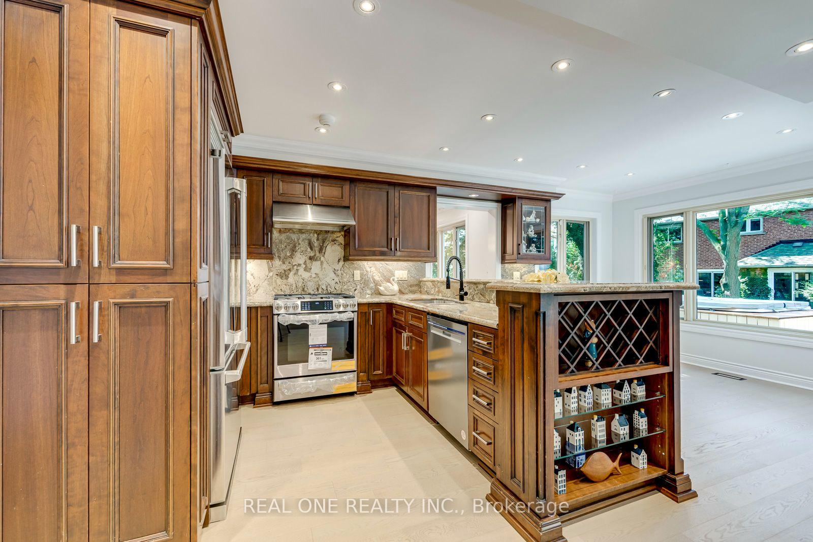 Photo 15 of 1124 Thoresby Drive, Oakville, Clearview — HOMEH