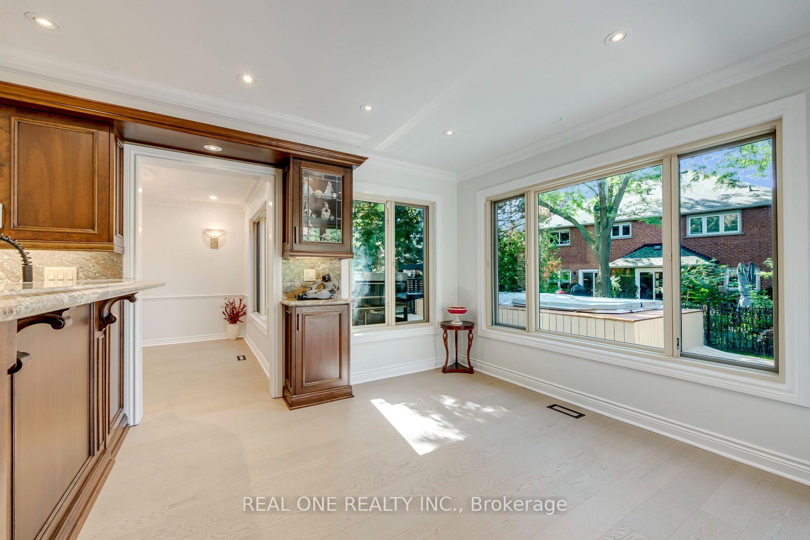 Photo 17 of 1124 Thoresby Drive, Oakville, Clearview — HOMEH