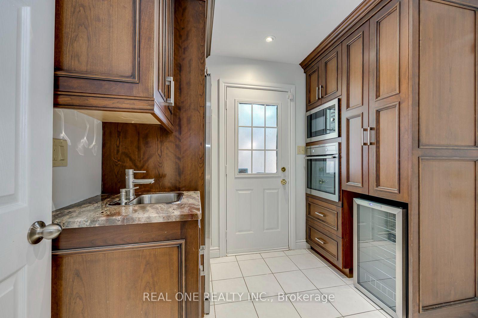 Photo 20 of 1124 Thoresby Drive, Oakville, Clearview — HOMEH