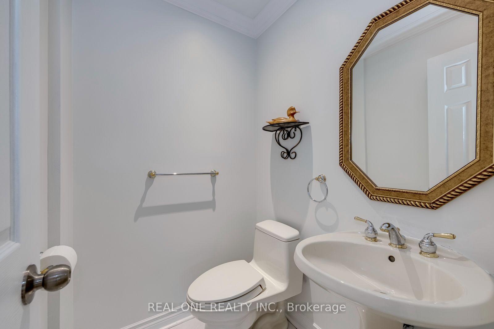 Photo 22 of 1124 Thoresby Drive, Oakville, Clearview — HOMEH