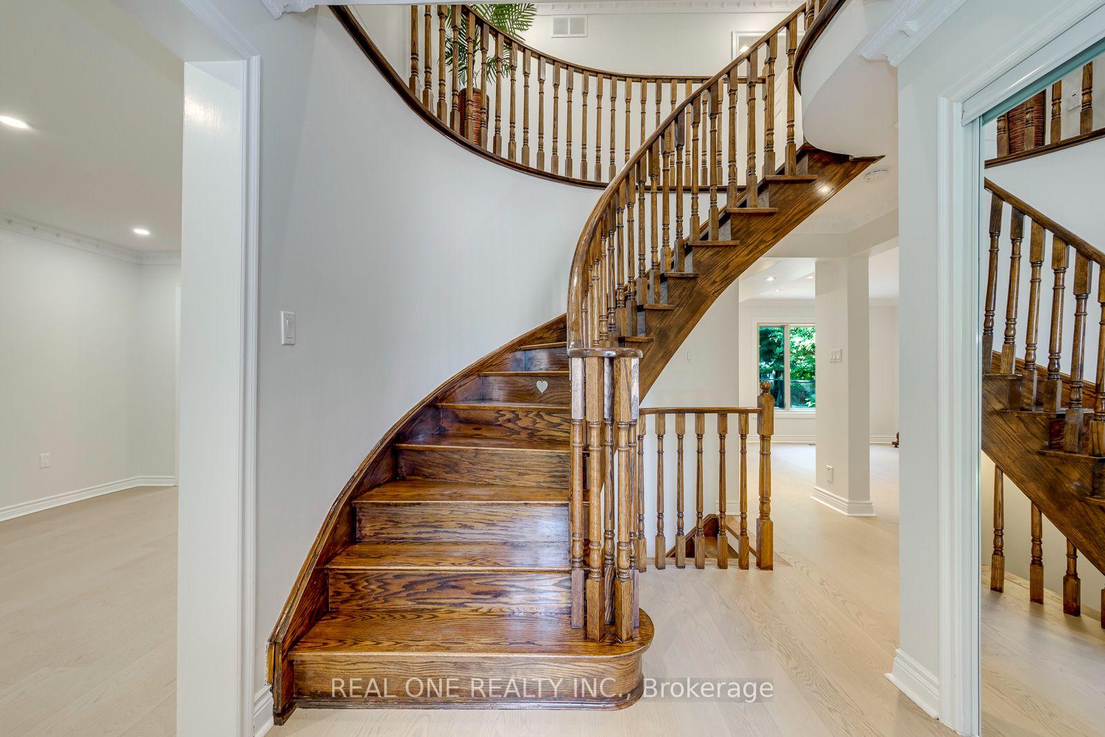 Photo 23 of 1124 Thoresby Drive, Oakville, Clearview — HOMEH