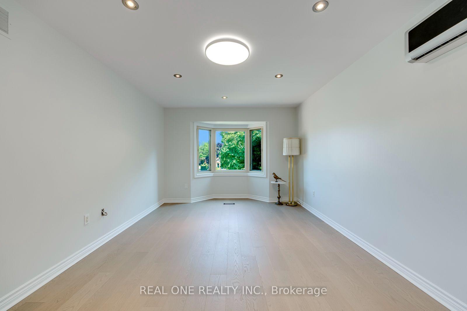 Photo 25 of 1124 Thoresby Drive, Oakville, Clearview — HOMEH