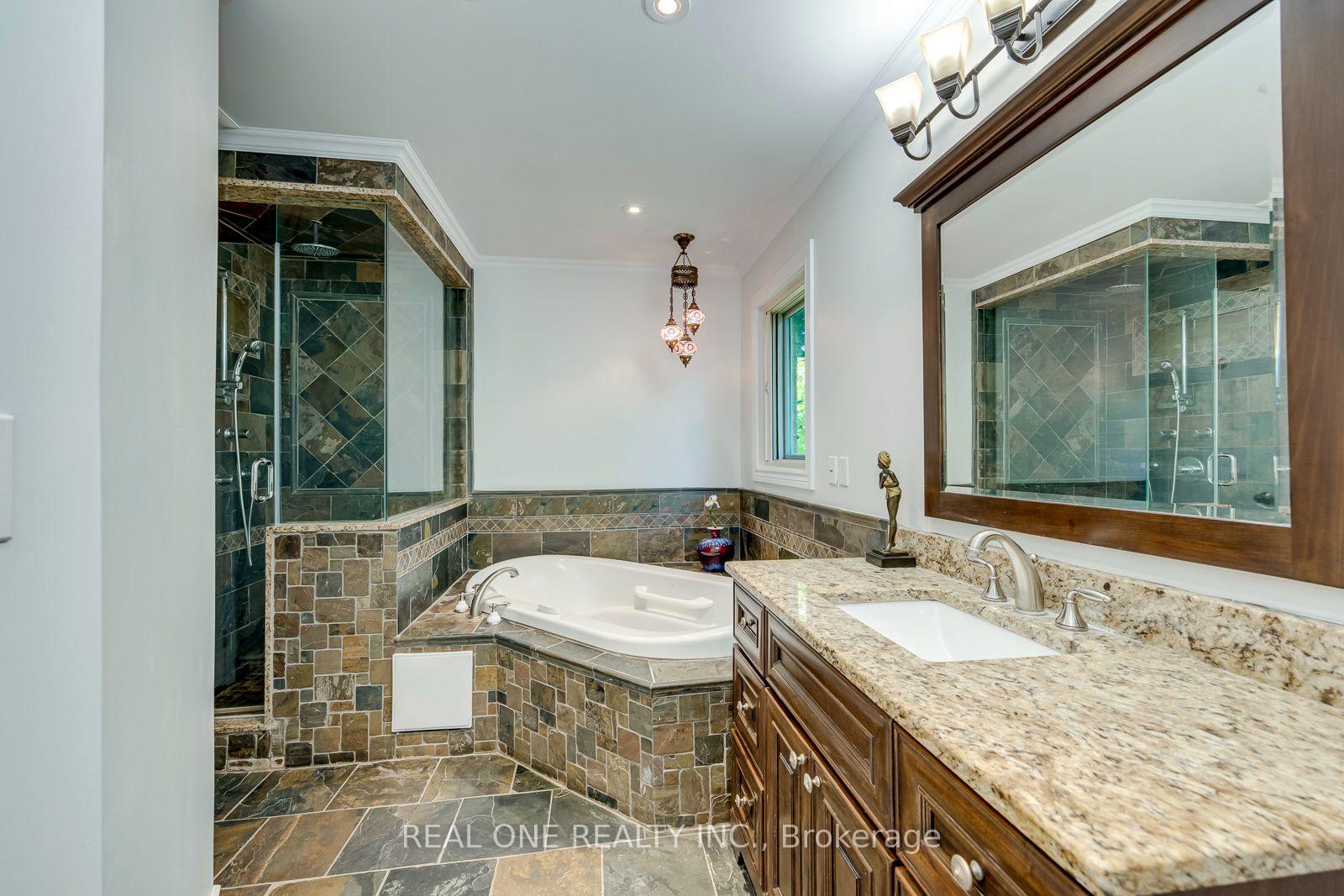 Photo 27 of 1124 Thoresby Drive, Oakville, Clearview — HOMEH