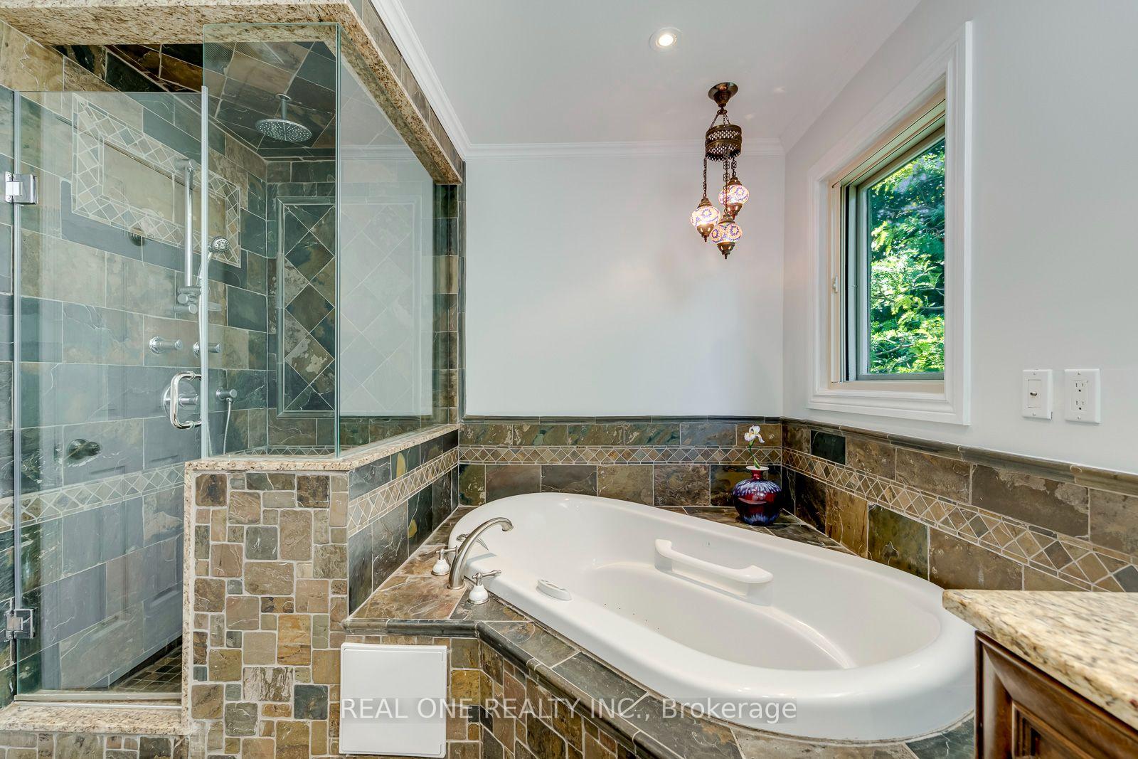 Photo 29 of 1124 Thoresby Drive, Oakville, Clearview — HOMEH