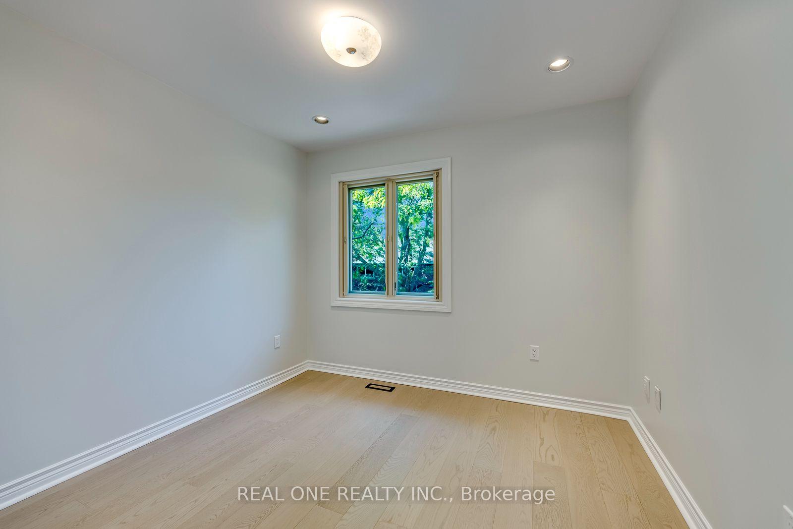 Photo 30 of 1124 Thoresby Drive, Oakville, Clearview — HOMEH