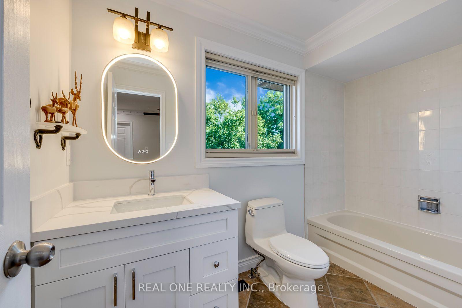 Photo 33 of 1124 Thoresby Drive, Oakville, Clearview — HOMEH