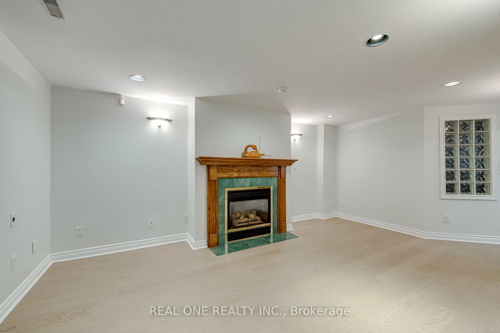 Photo 36 of 1124 Thoresby Drive, Oakville, Clearview — HOMEH