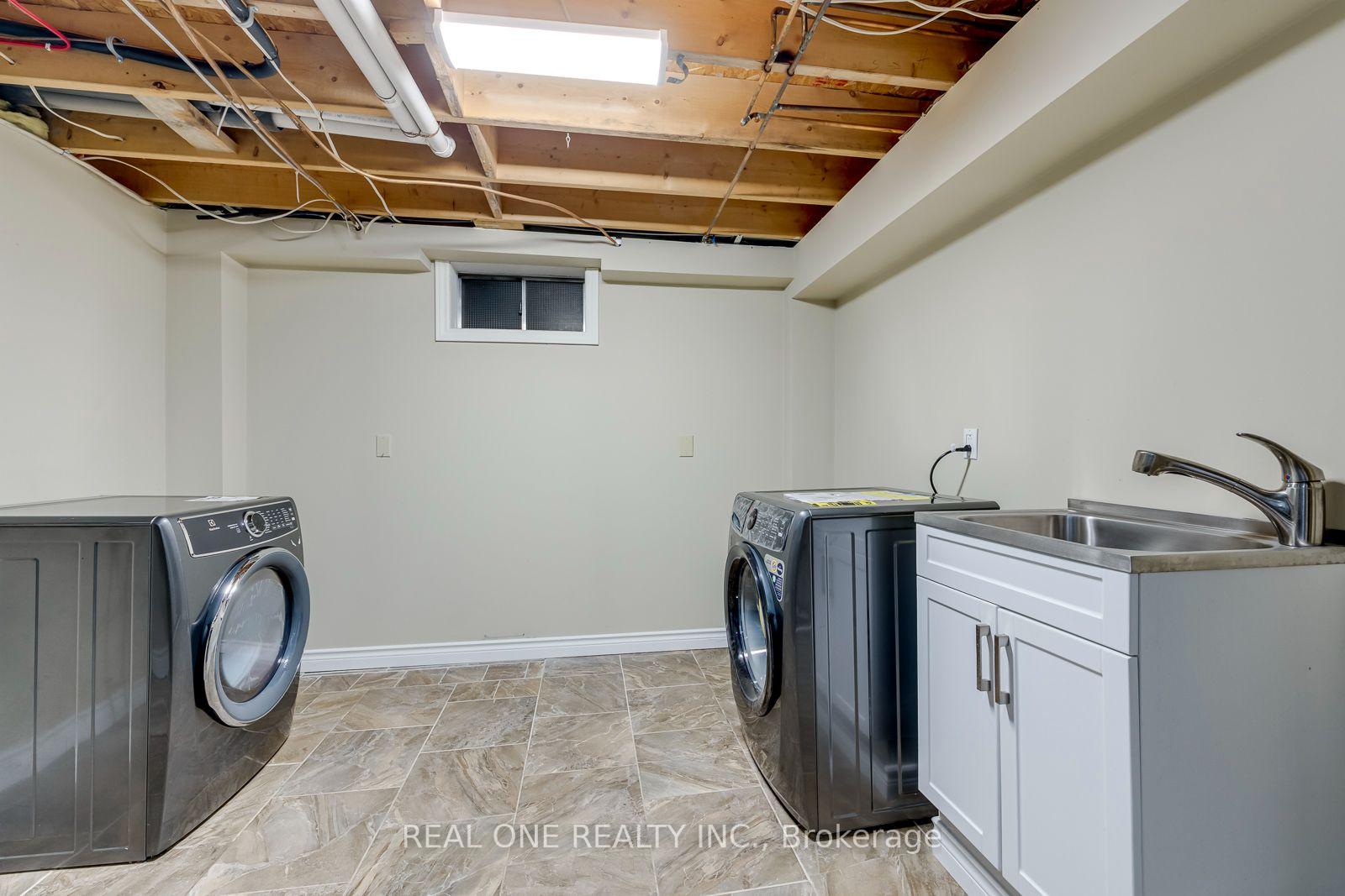 Photo 41 of 1124 Thoresby Drive, Oakville, Clearview — HOMEH