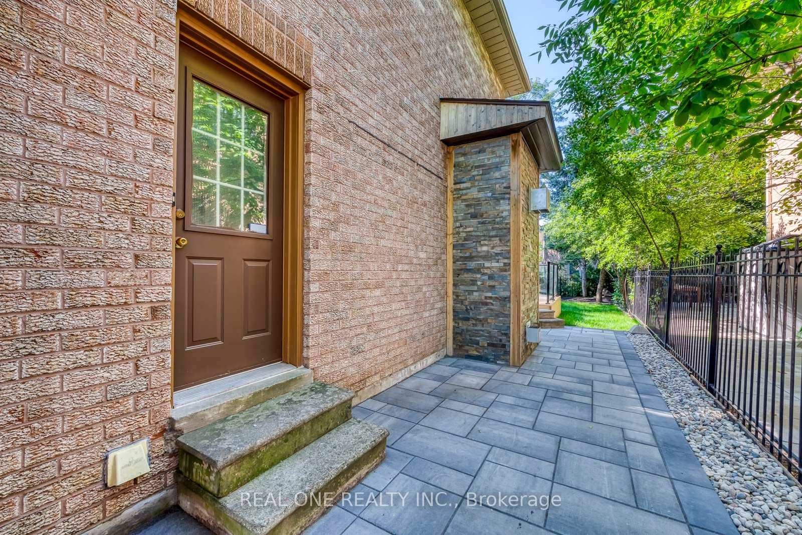 Photo 42 of 1124 Thoresby Drive, Oakville, Clearview — HOMEH