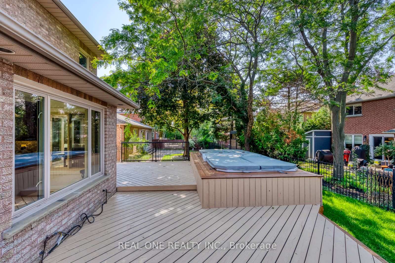 Photo 44 of 1124 Thoresby Drive, Oakville, Clearview — HOMEH
