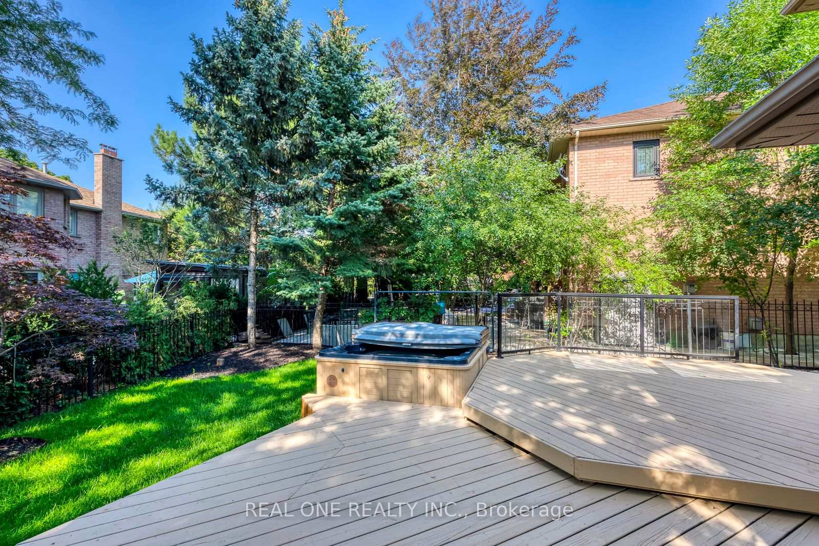 Photo 46 of 1124 Thoresby Drive, Oakville, Clearview — HOMEH
