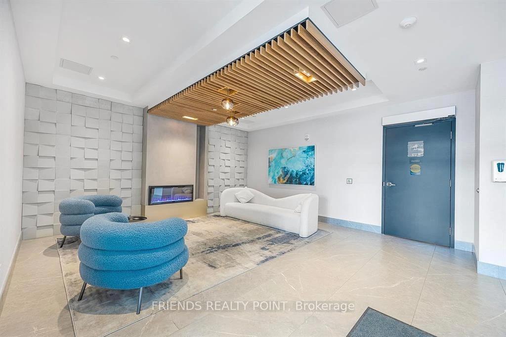 Photo 4 of Unit 712, 56 Lakeside Terrace, Barrie, Little Lake — HOMEH