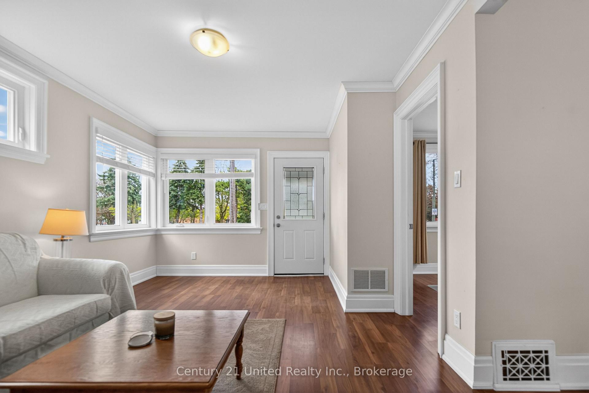 Photo 7 of 810 Byron Street S, Whitby, Downtown Whitby — HOMEH
