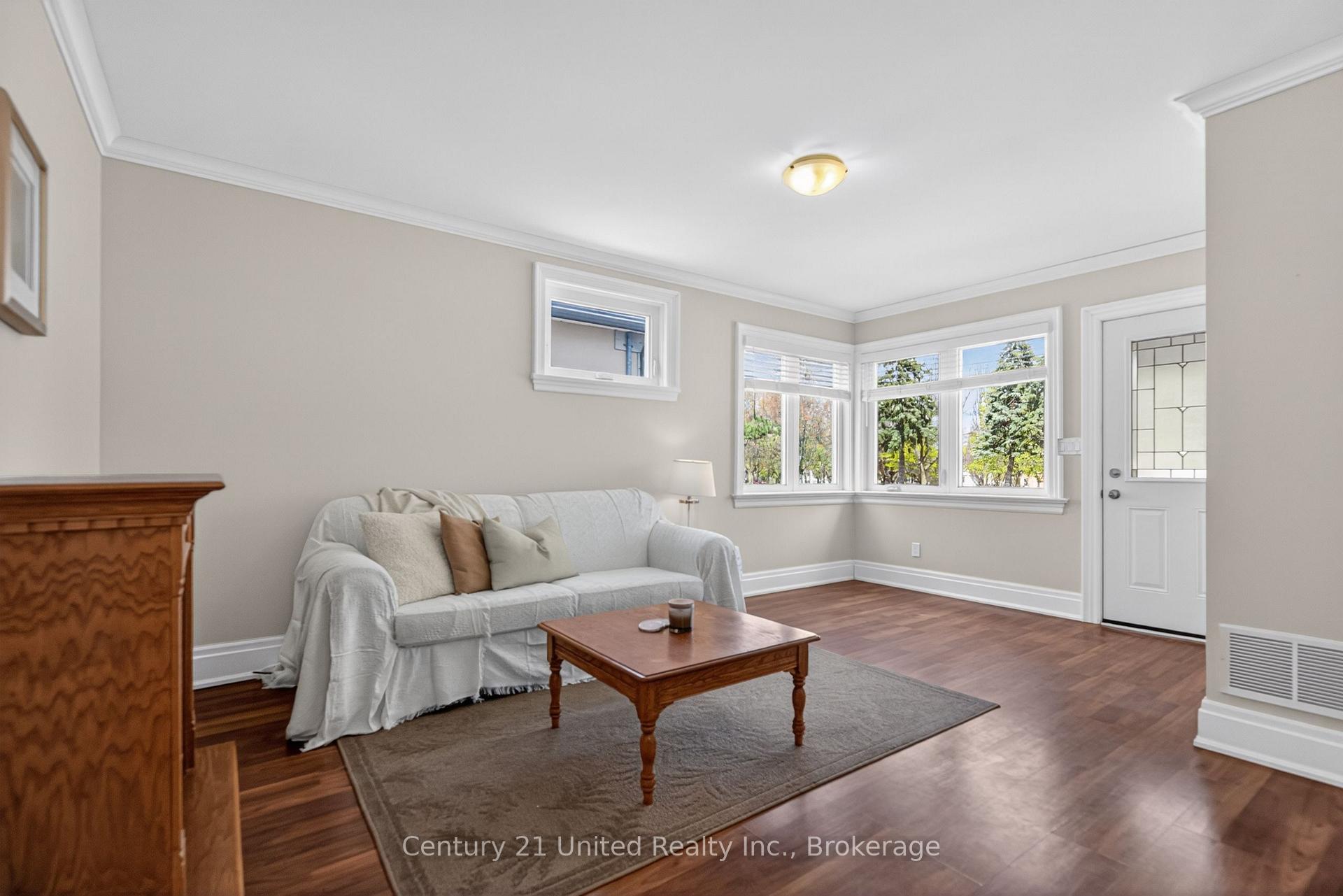 Photo 8 of 810 Byron Street S, Whitby, Downtown Whitby — HOMEH