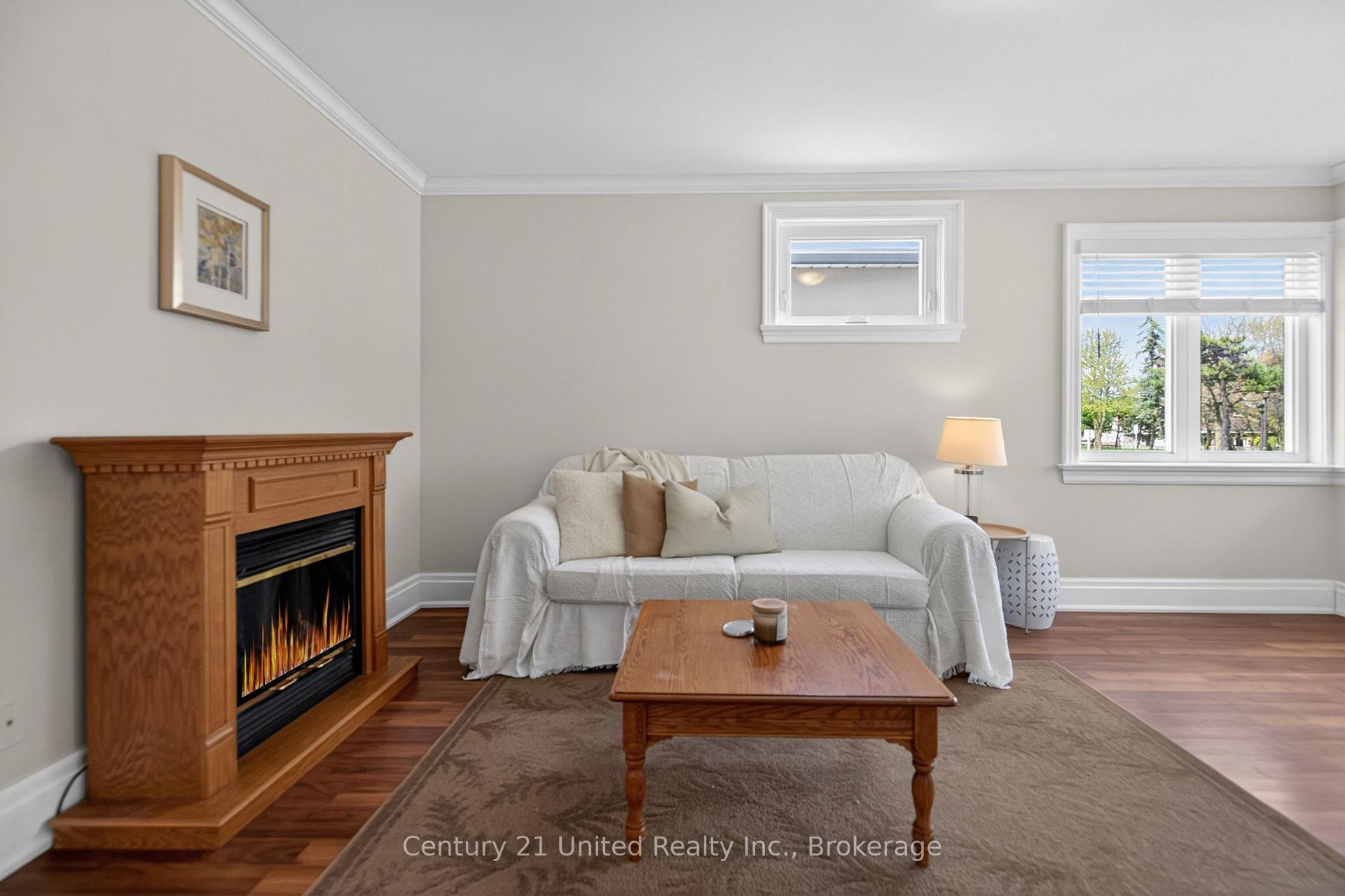 Photo 11 of 810 Byron Street S, Whitby, Downtown Whitby — HOMEH