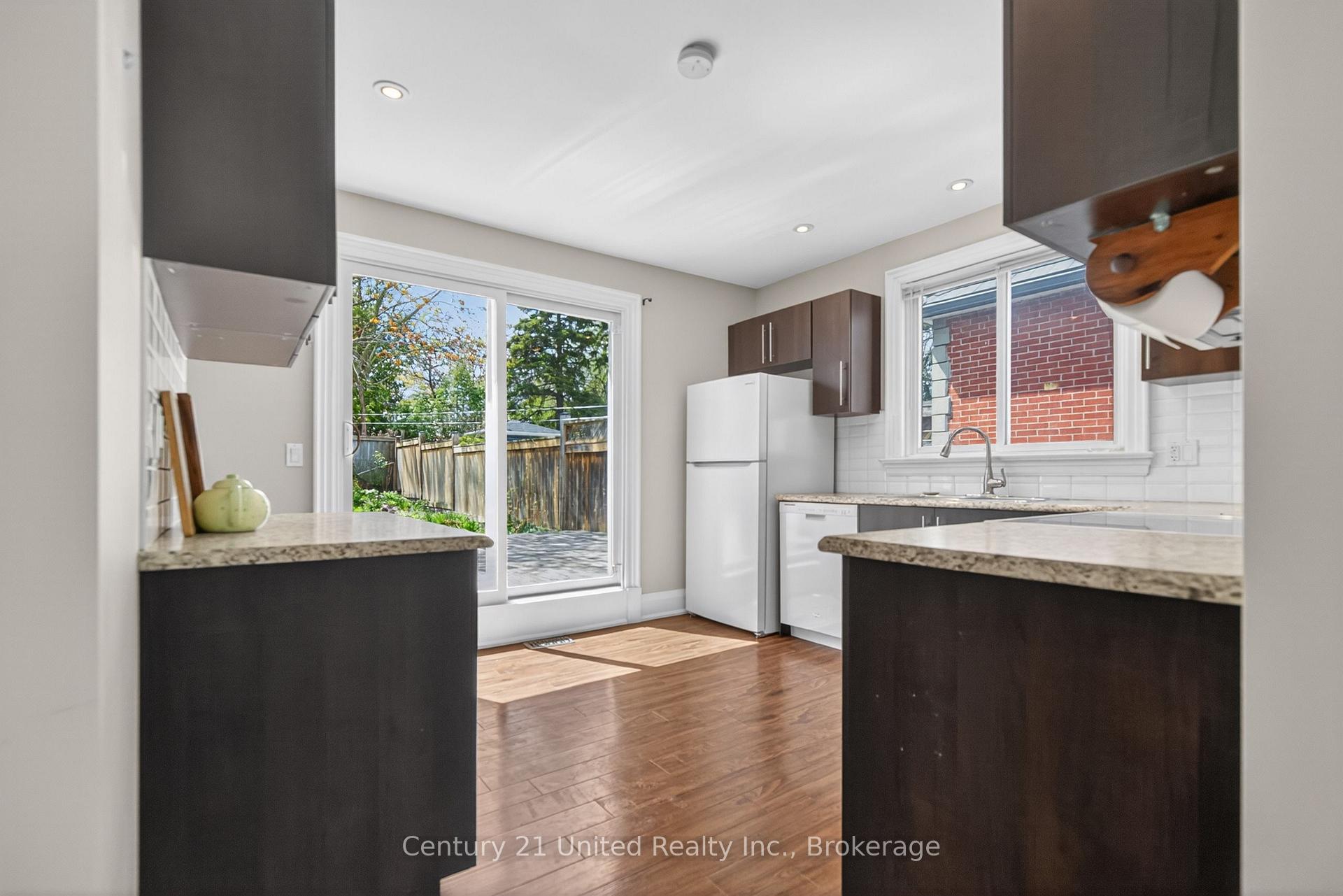 Photo 15 of 810 Byron Street S, Whitby, Downtown Whitby — HOMEH