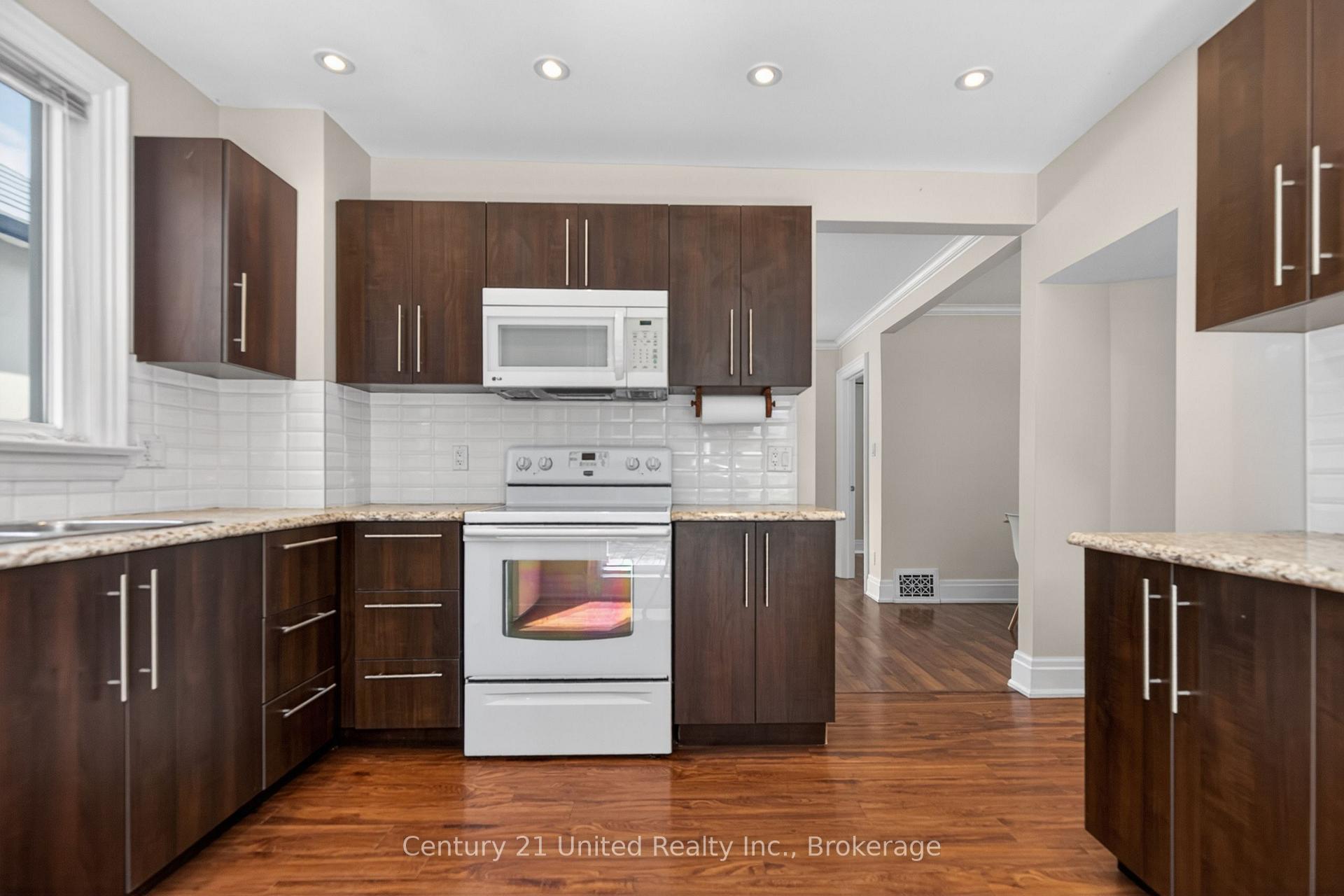 Photo 16 of 810 Byron Street S, Whitby, Downtown Whitby — HOMEH